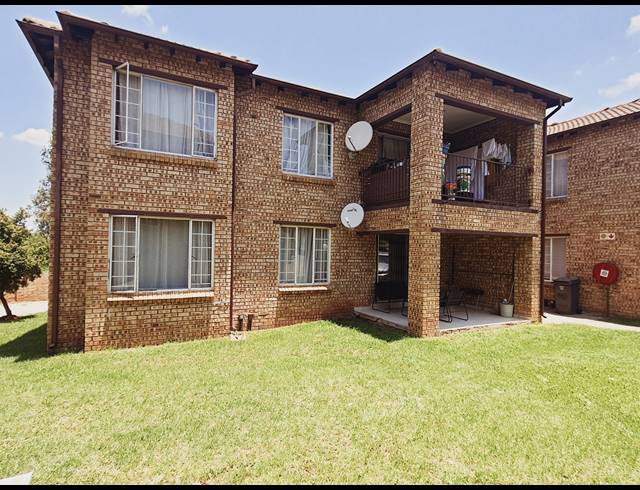 3 BEDROOM APARTMENT SOLD IN HALFWAY GARDENS